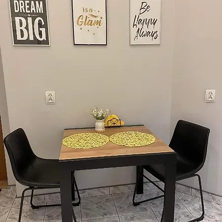 Livraapartament Iv *